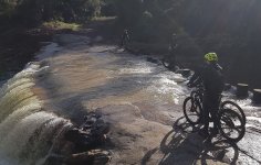 esterel avec nils et morgan et beaucoup d eau.jpg