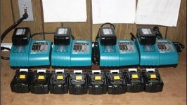 Makita_18V_charger_LiMn_Batteries.jpg Makita_18V_charger_LiMn_Batteries.jpg