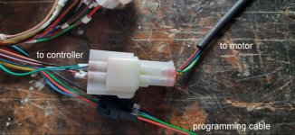 Controller-Motor-plugs-text.jpg Controller-Motor-plugs-text.jpg