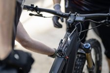 Syntace-KIS-steering-stabilizer-reimagines-MTB-handling_LitevilleCanyon_photo-by-Roo-Fowler.jpg