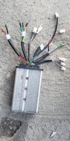 caja con cables.jpg