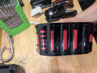 inside-the-12ah-battery-v0-oknobyu66nwf1.png