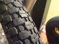 Front tire Kenda K-Rad 20 x 2.125.JPG