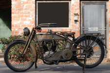 Harley-Davidson_1915.png