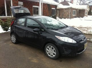 2011 Ford Fiesta.JPG