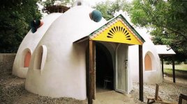 Mud hut 1.jpg Mud hut 1.jpg