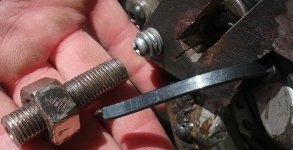 broken axle.JPG