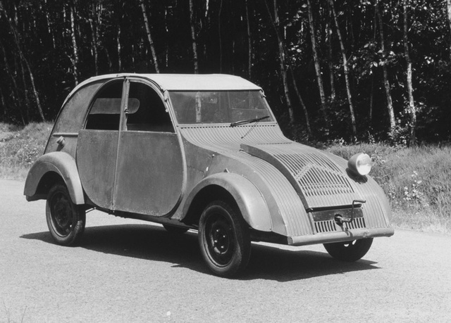 1948_citroen_2cv-pic-39560-640x480.jpeg