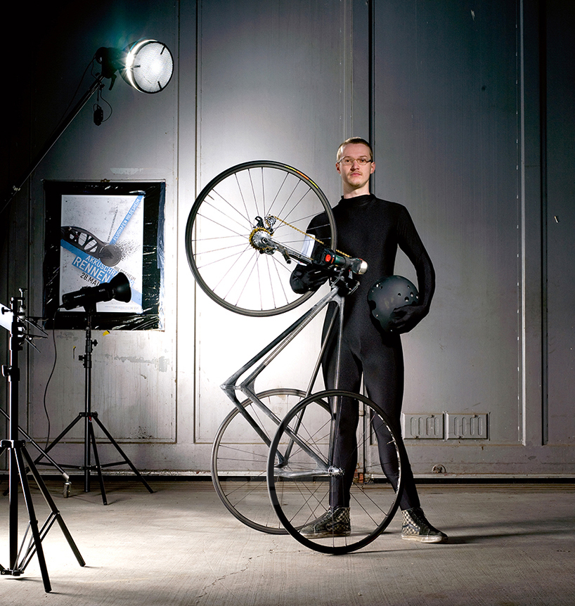 simon-schmitz-carbon-fiber-tricycle-designboom04.jpg