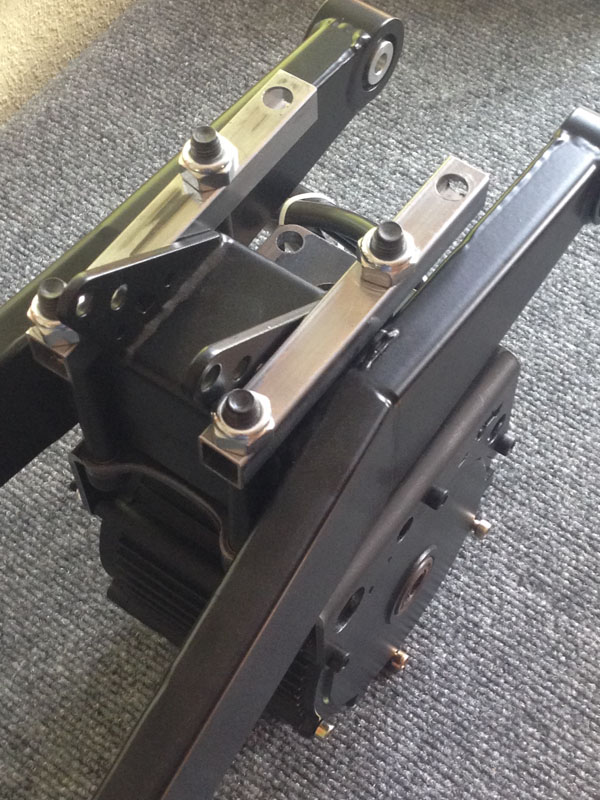 Qulbix165-Swingarm4.jpg