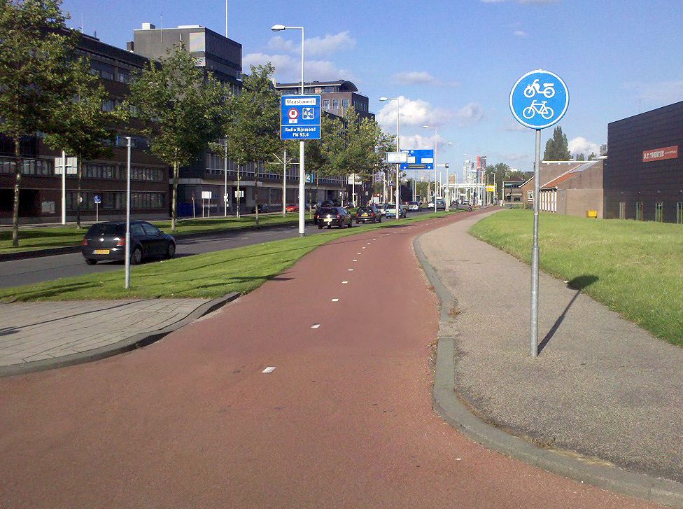 Rotterdam_Fietspad_Westzeedijk.jpg