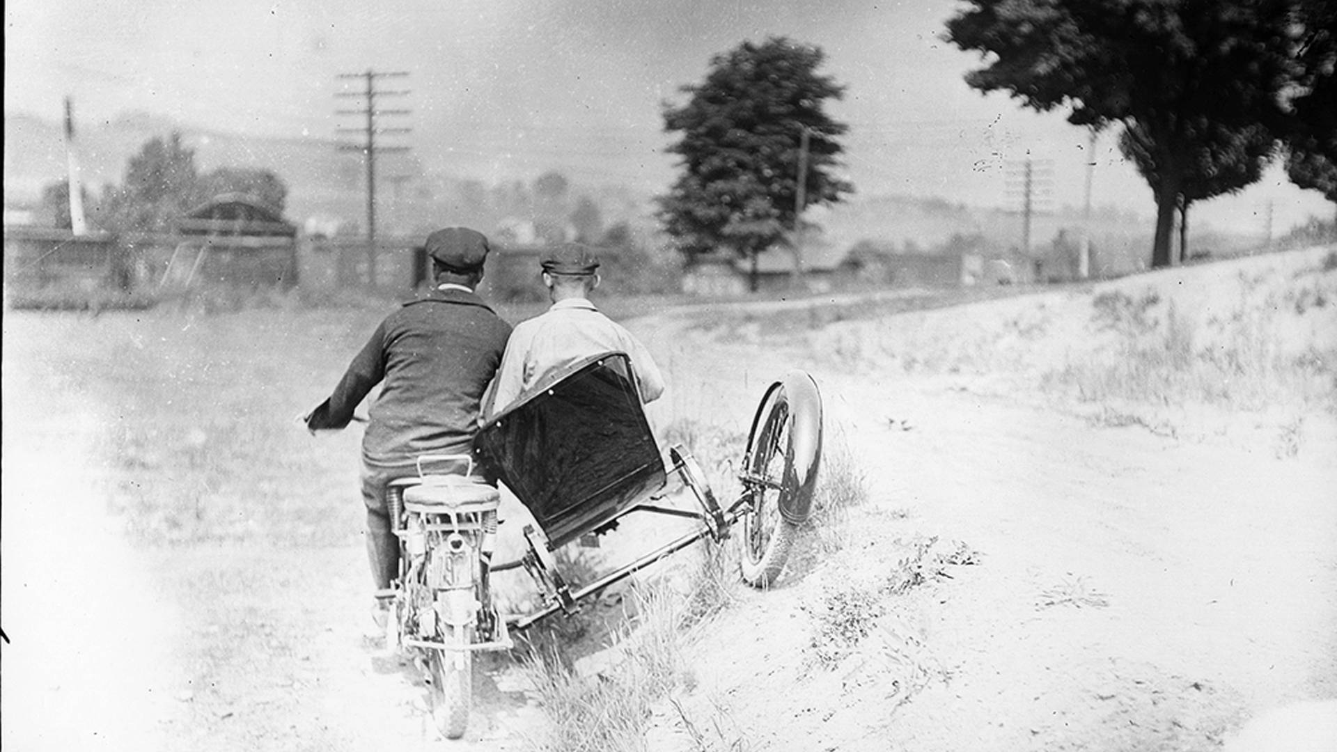 the-flxible-side-car-a-different-angle-on-sidecar-design.jpg